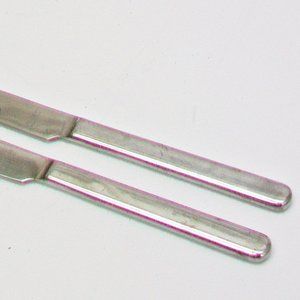 2 Milano Rostfrei Dinner Knives 8 1/2" Flatware Silverware Cutlery Vintage